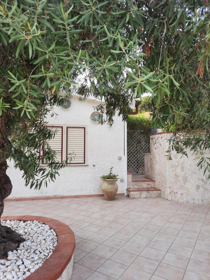 Villa Nina Фонтане Бианче Екстериор снимка